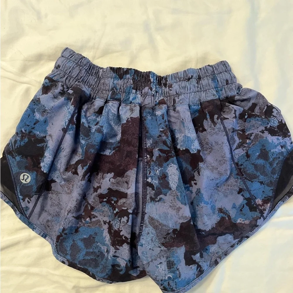 Lululemon Hotty Hot shorts